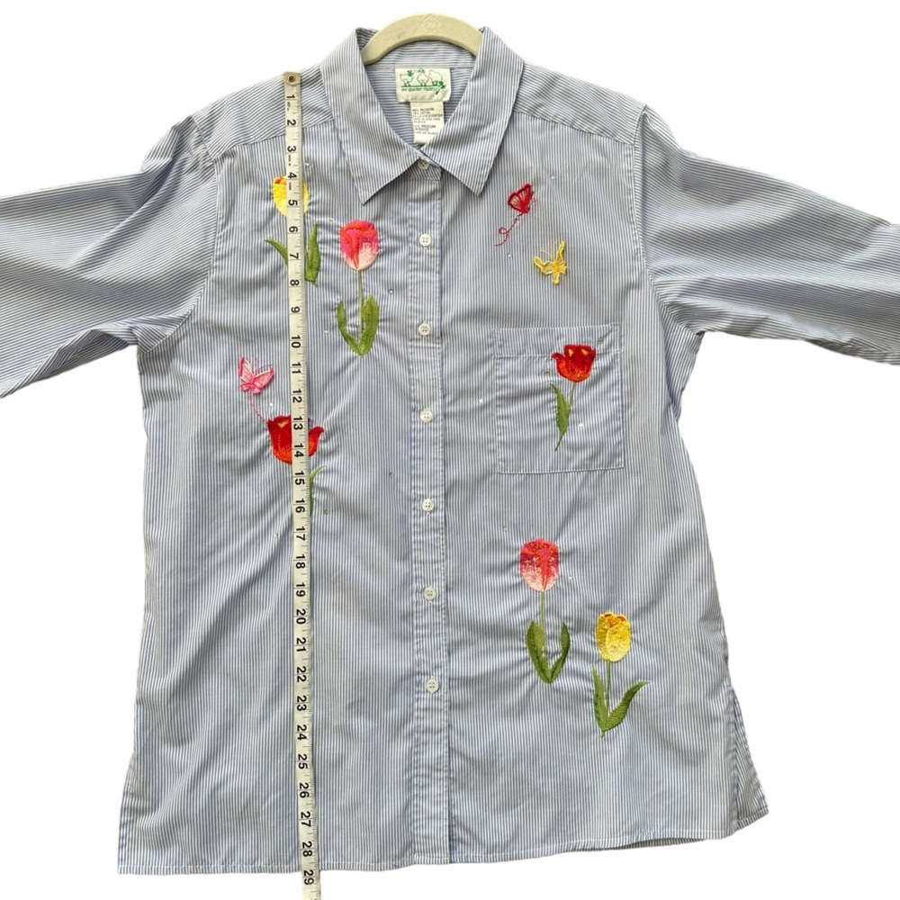Quacker Factory Women's  Long Sleeve‎ Button Down with Tulip Embroidery Size: M - Picture 7 of 7